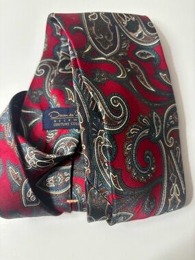 Oscar de la Renta Red Paisley Silk Tie with Teal and Gold Accents